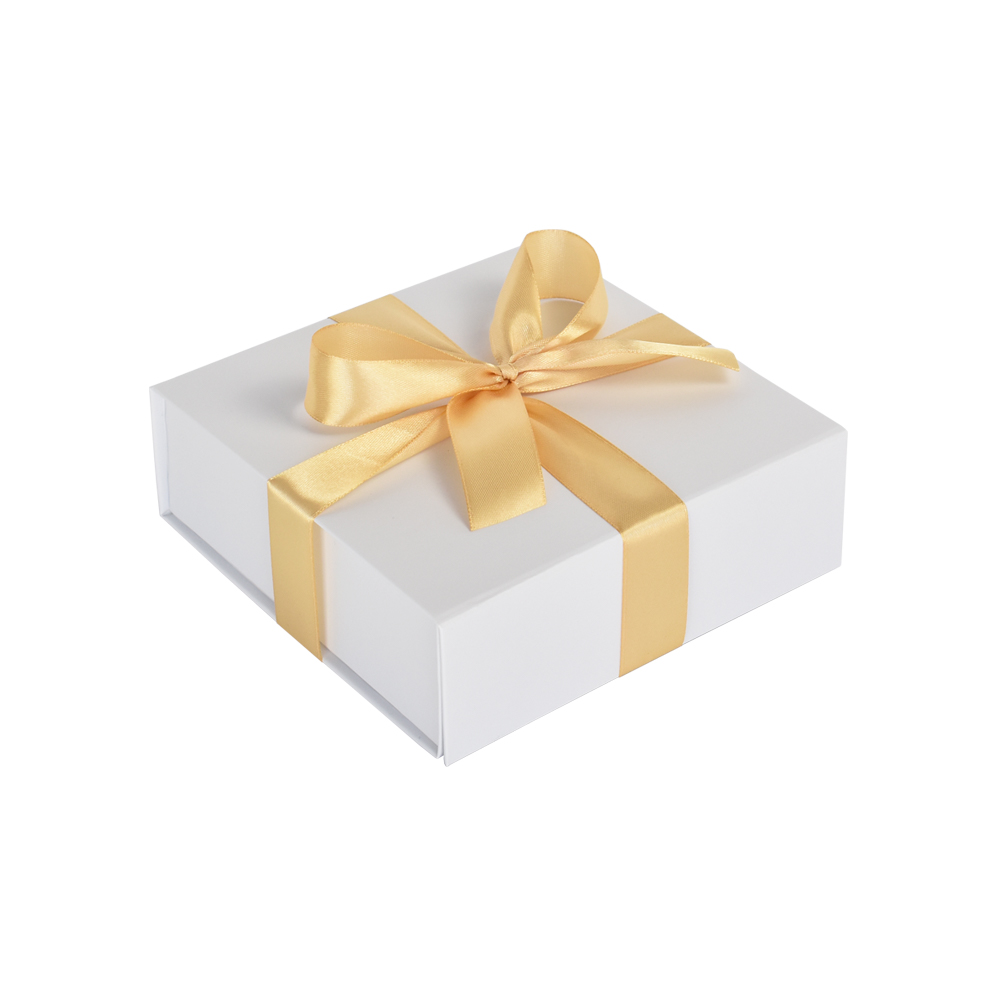 Fehér ajándékdoboz, díszdoboz – 15 x 15 x 5 cm Ajándékdoboz - 15x15x5 cm - Fehér - Premiumajandekdoboz.hu